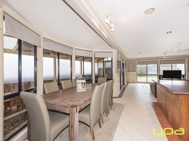 11 Darlingsford Boulevard, Melton VIC 3337