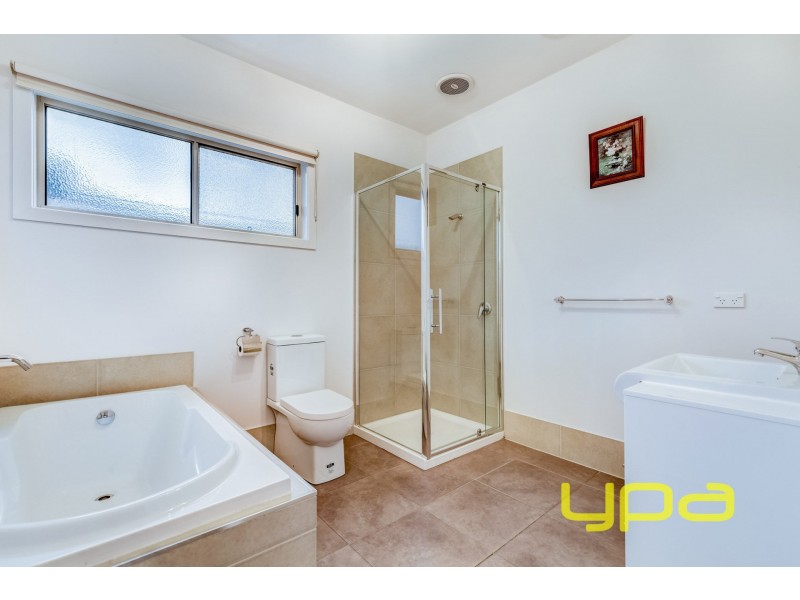 17 Long Tree Drive, Melton West VIC 3337