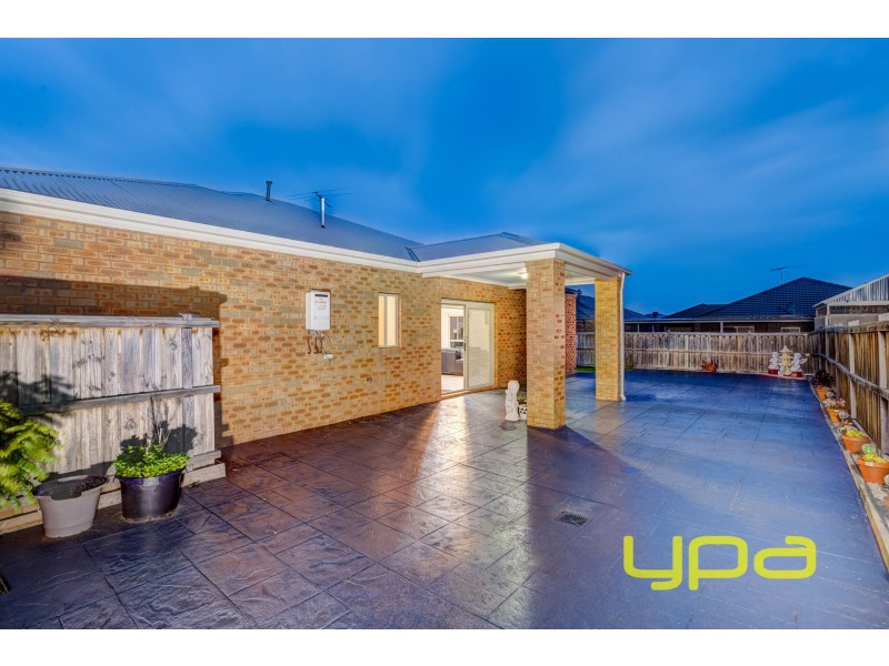 17 Long Tree Drive, Melton West VIC 3337