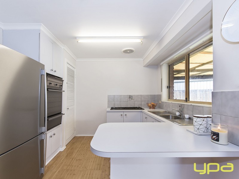 42 Dunvegan Drive, Kurunjang VIC 3337