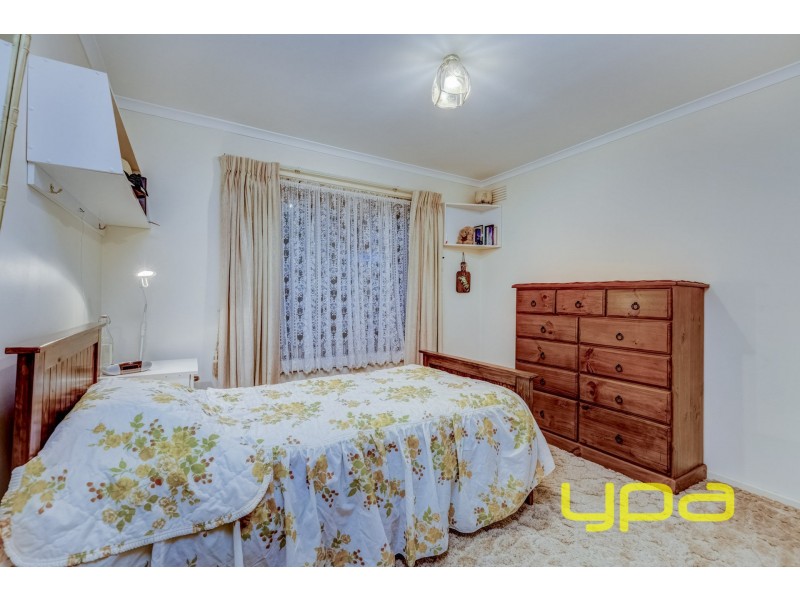 2 Ascot Place, Melton West VIC 3337