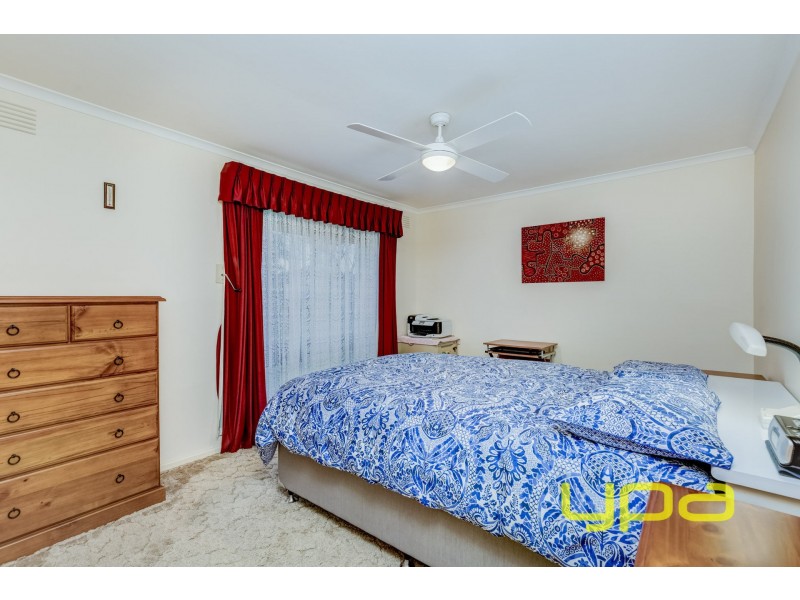 2 Ascot Place, Melton West VIC 3337