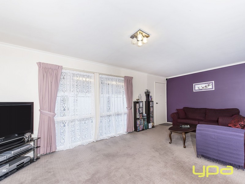 17 Stewart Crescent, Rockbank VIC 3335