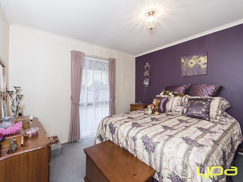 17 Stewart Crescent, Rockbank VIC 3335