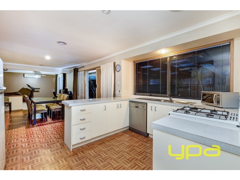 11 Mowbray Crescent, Kurunjang VIC 3337