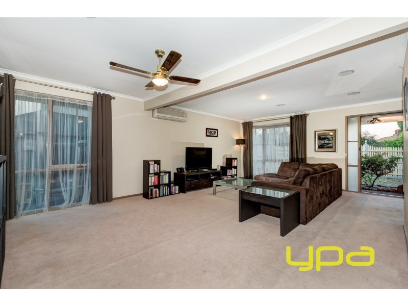 11 Mowbray Crescent, Kurunjang VIC 3337