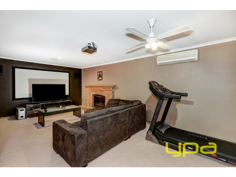 11 Mowbray Crescent, Kurunjang VIC 3337