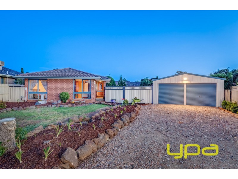 3 Karen Place, Melton West VIC 3337