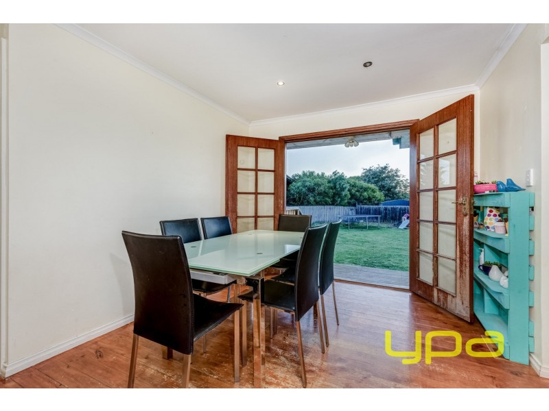 3 Karen Place, Melton West VIC 3337