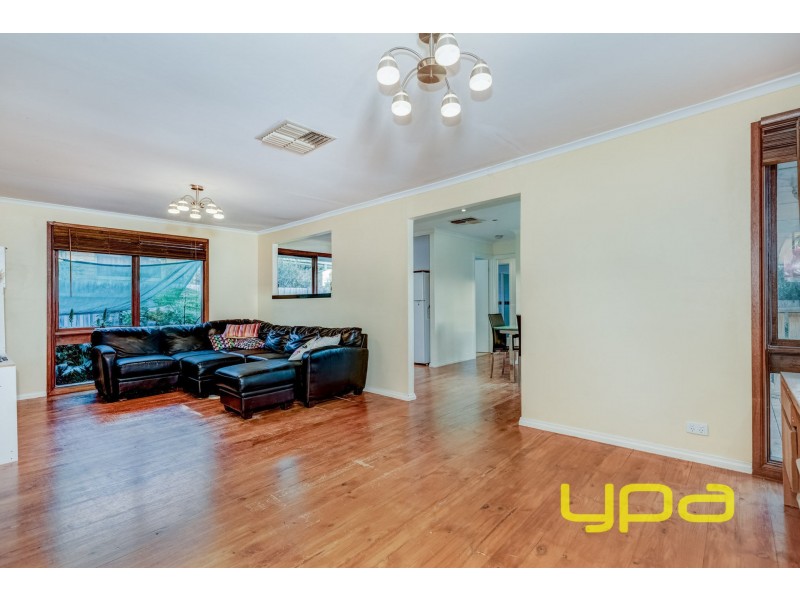 3 Karen Place, Melton West VIC 3337