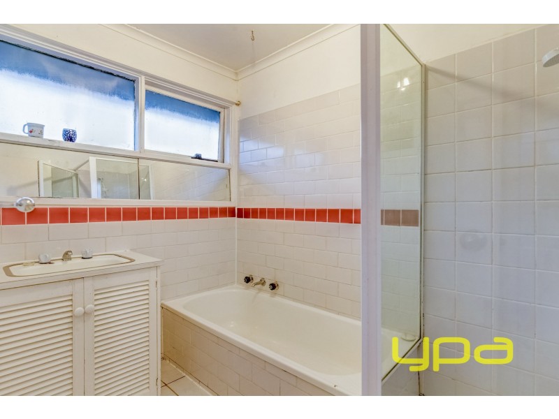 3 Karen Place, Melton West VIC 3337