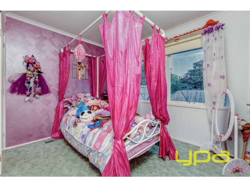 3 Karen Place, Melton West VIC 3337