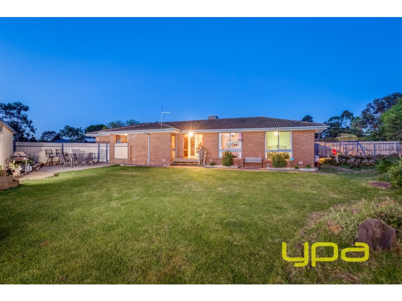 3 Karen Place, Melton West VIC 3337