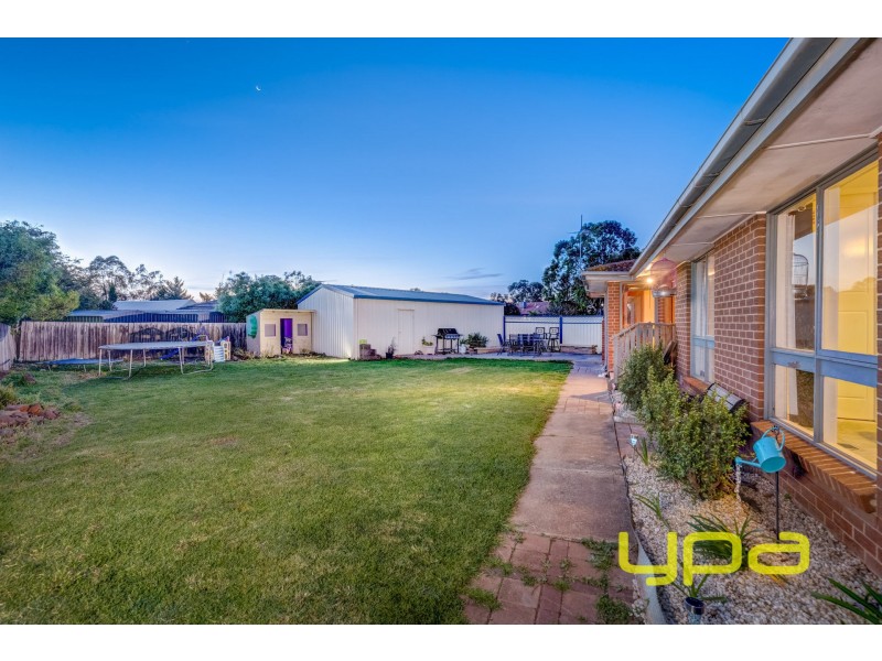 3 Karen Place, Melton West VIC 3337