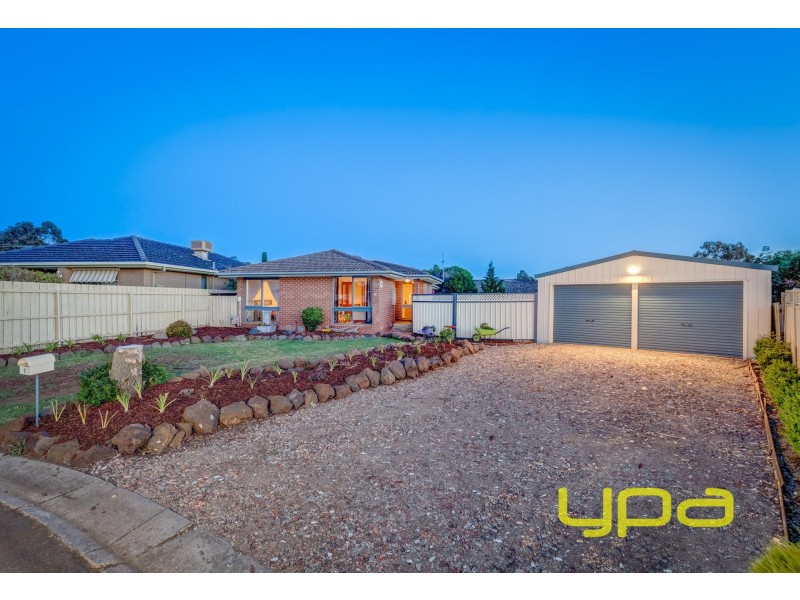 3 Karen Place, Melton West VIC 3337