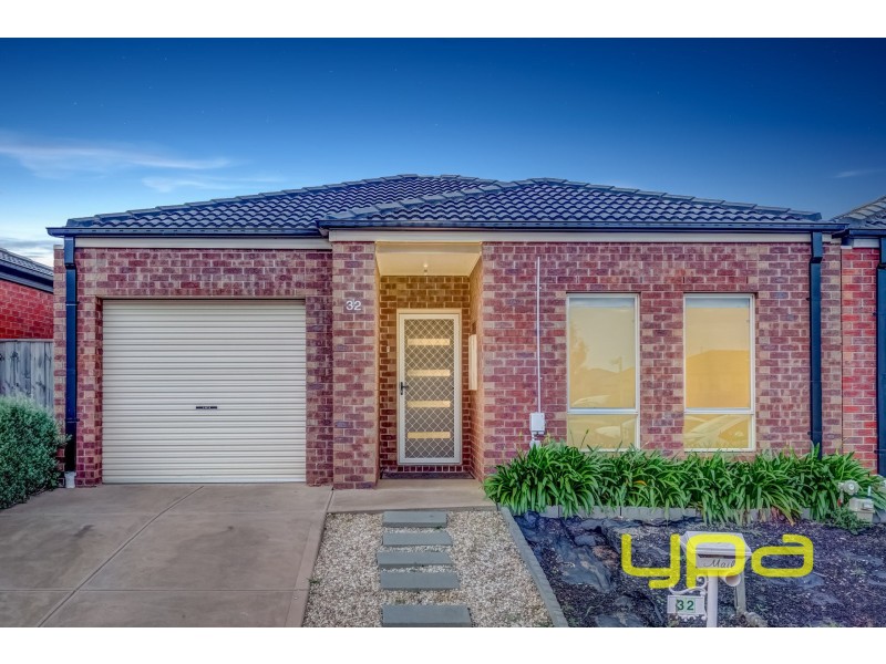 32 Oakpark Drive, Melton West VIC 3337