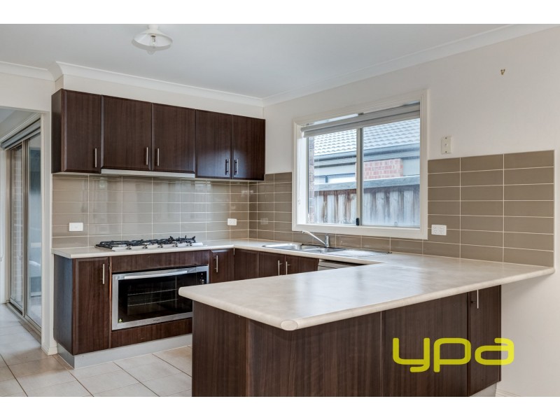 32 Oakpark Drive, Melton West VIC 3337