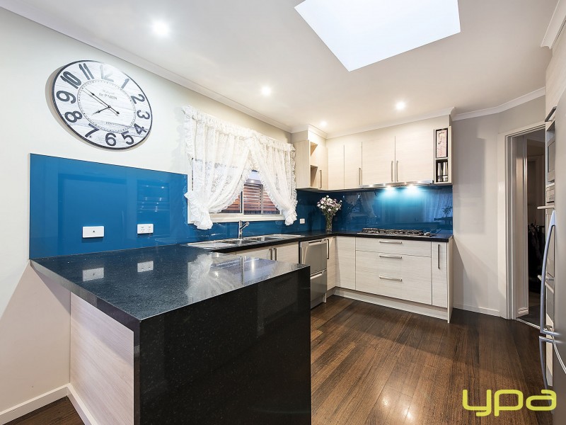 25 Mitchell Road, Melton South VIC 3338