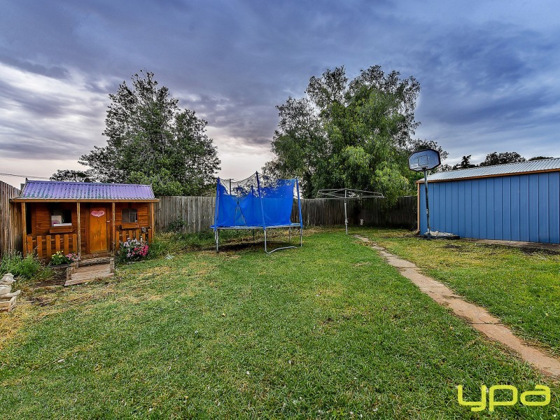25 Mitchell Road, Melton South VIC 3338