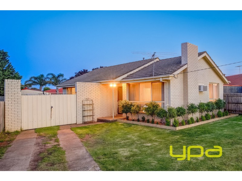 24 Morris Street, Melton South VIC 3338