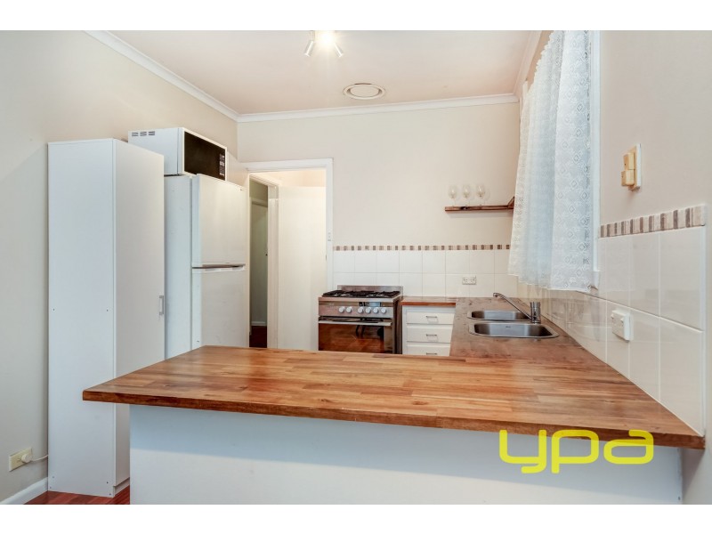 24 Morris Street, Melton South VIC 3338