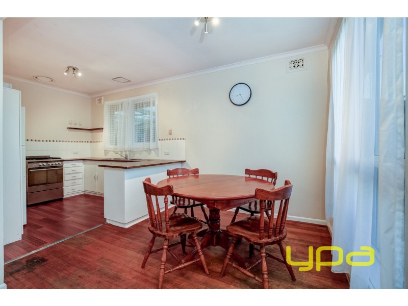 24 Morris Street, Melton South VIC 3338