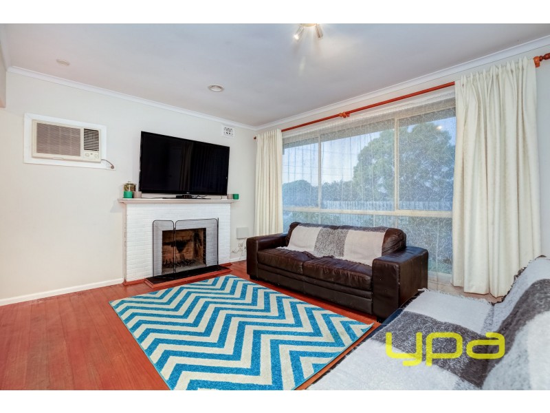 24 Morris Street, Melton South VIC 3338