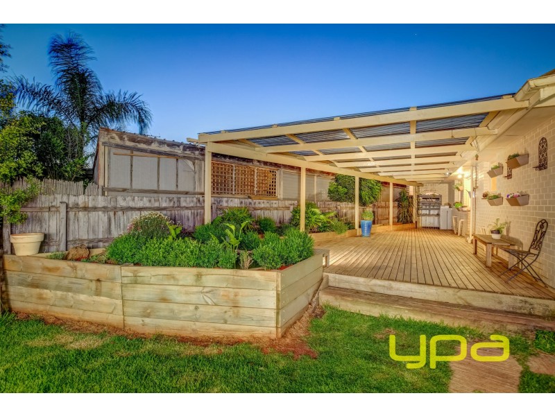 24 Morris Street, Melton South VIC 3338