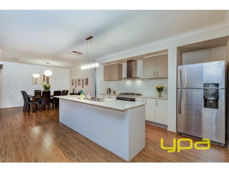 15 River Views Road, Melton West VIC 3337