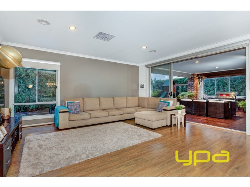 15 River Views Road, Melton West VIC 3337