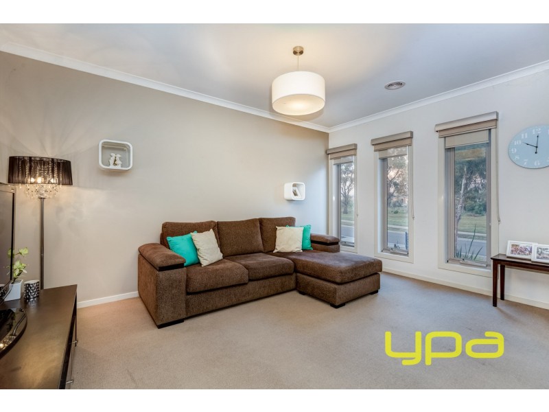 15 River Views Road, Melton West VIC 3337