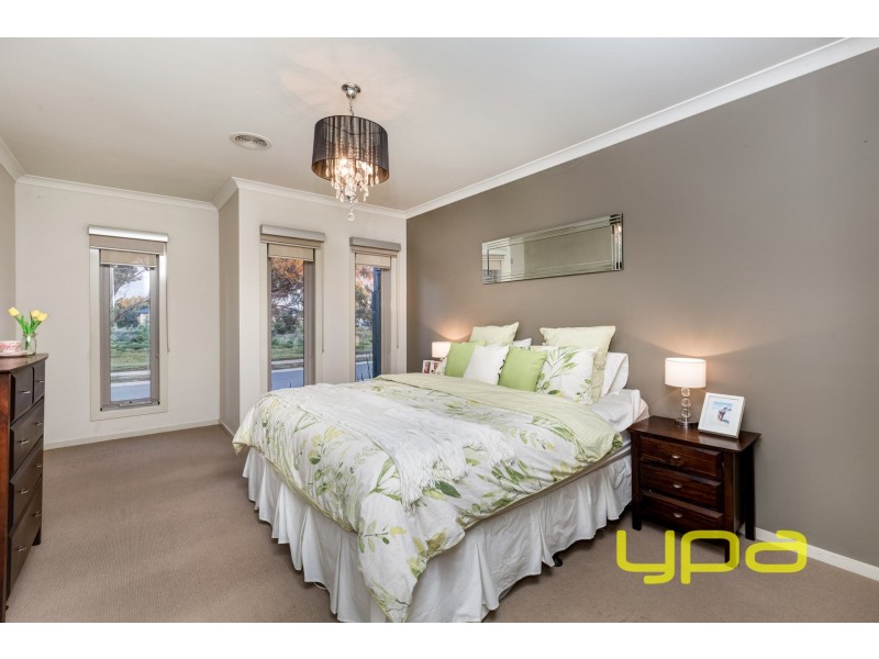 15 River Views Road, Melton West VIC 3337