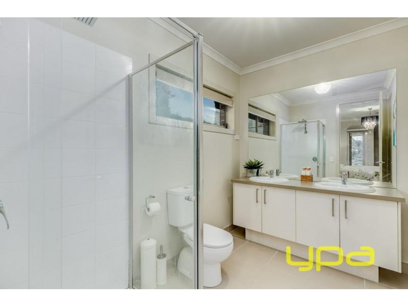 15 River Views Road, Melton West VIC 3337