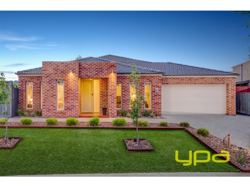 15 River Views Road, Melton West VIC 3337