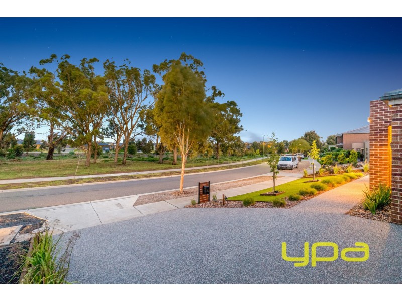 15 River Views Road, Melton West VIC 3337