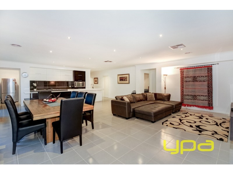 4 Ryebank Street, Melton South VIC 3338