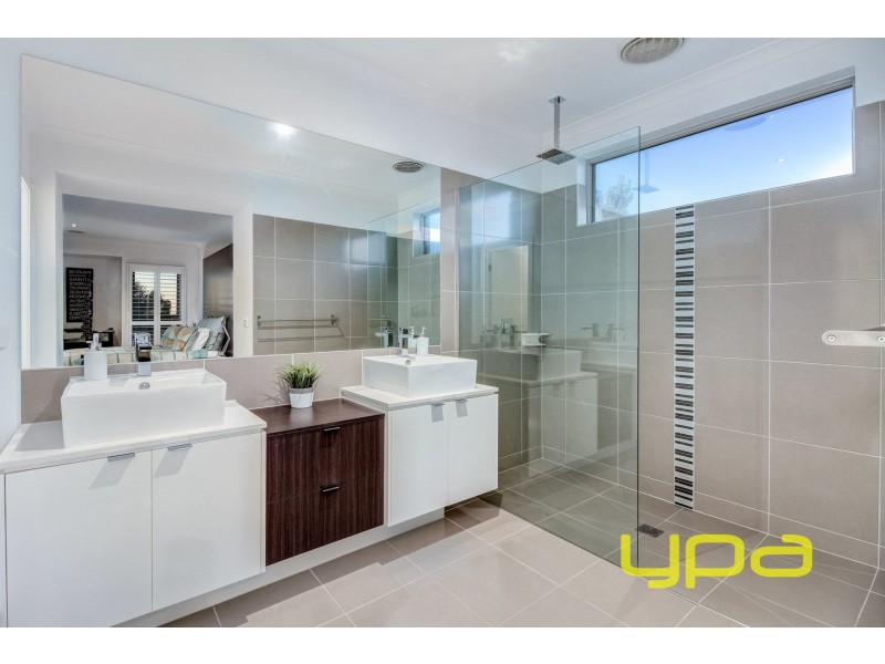 4 Ryebank Street, Melton South VIC 3338