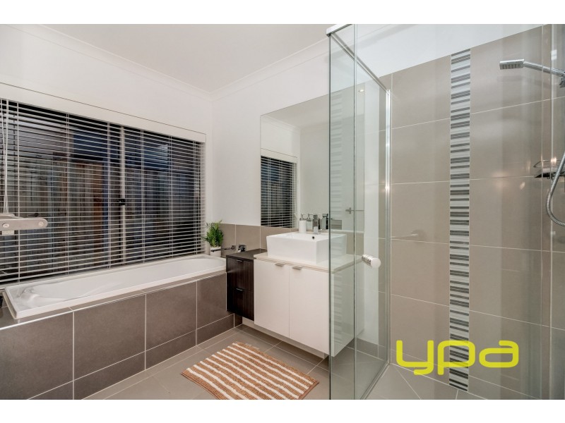 4 Ryebank Street, Melton South VIC 3338