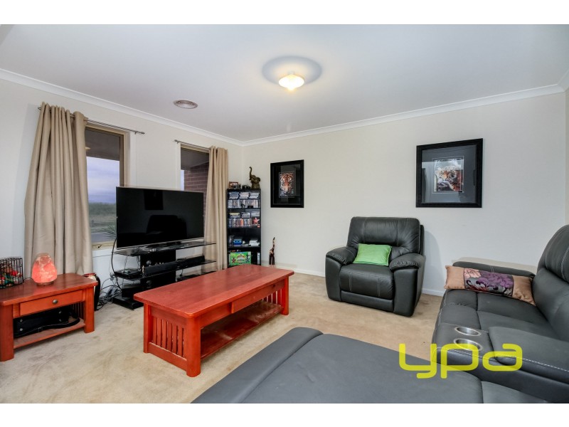 98 Black Knight Way, Kurunjang VIC 3337