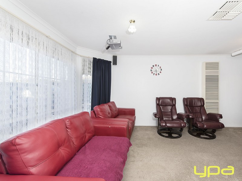 8 Belinda Close, Kurunjang VIC 3337