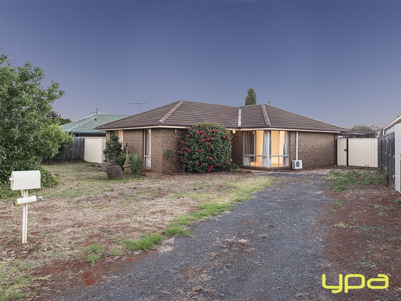 5 Moss Street, Melton South VIC 3338