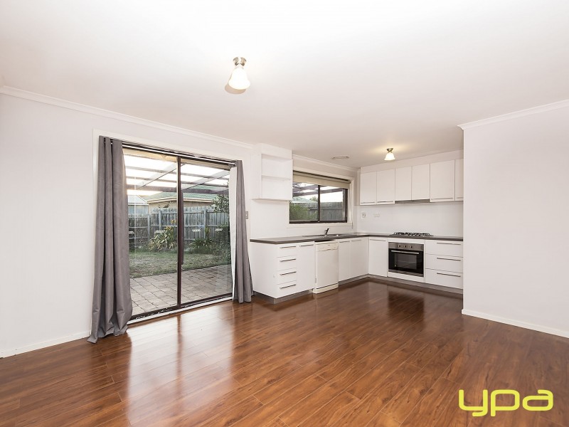 5 Moss Street, Melton South VIC 3338