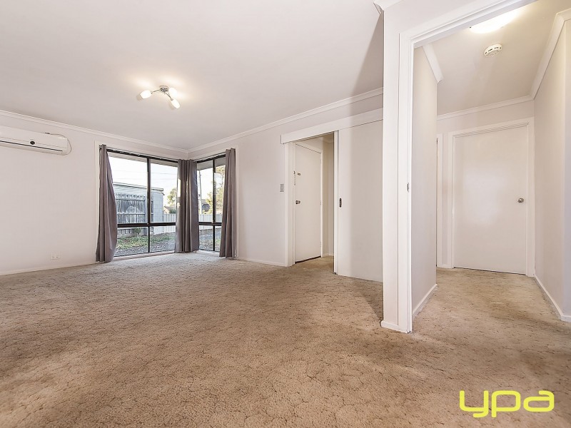 5 Moss Street, Melton South VIC 3338