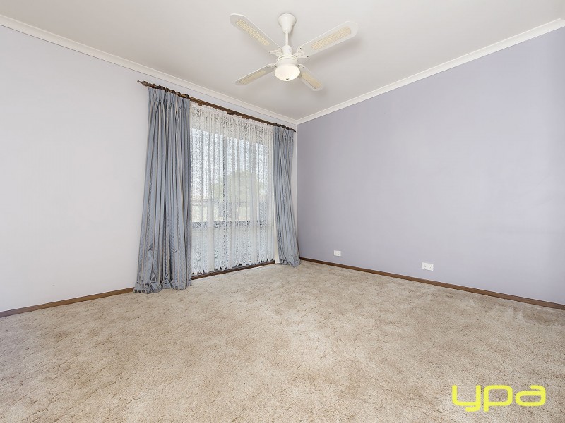 5 Moss Street, Melton South VIC 3338