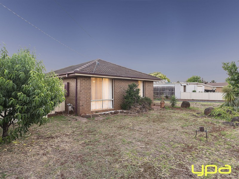 5 Moss Street, Melton South VIC 3338