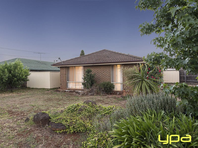 5 Moss Street, Melton South VIC 3338
