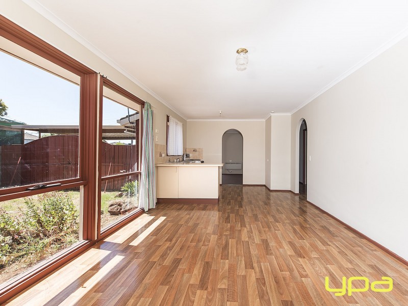 15 Bourke Road, Melton South VIC 3338