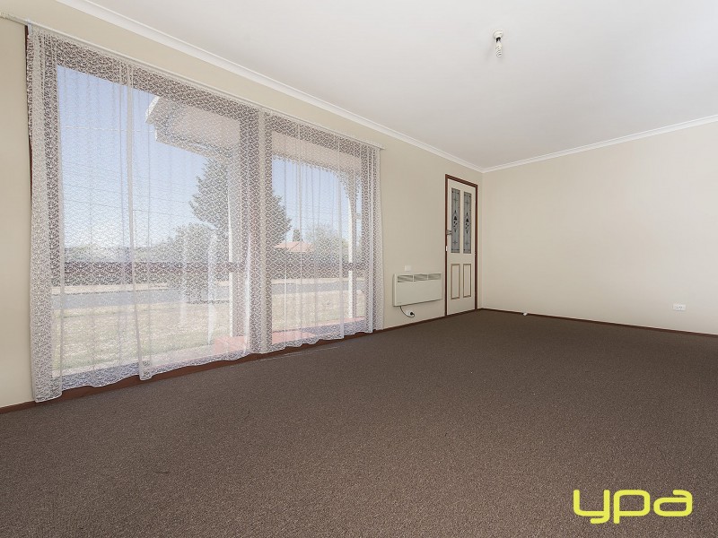 15 Bourke Road, Melton South VIC 3338