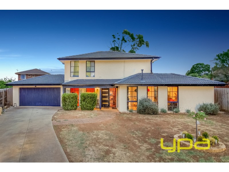 8 St John Place, Melton West VIC 3337