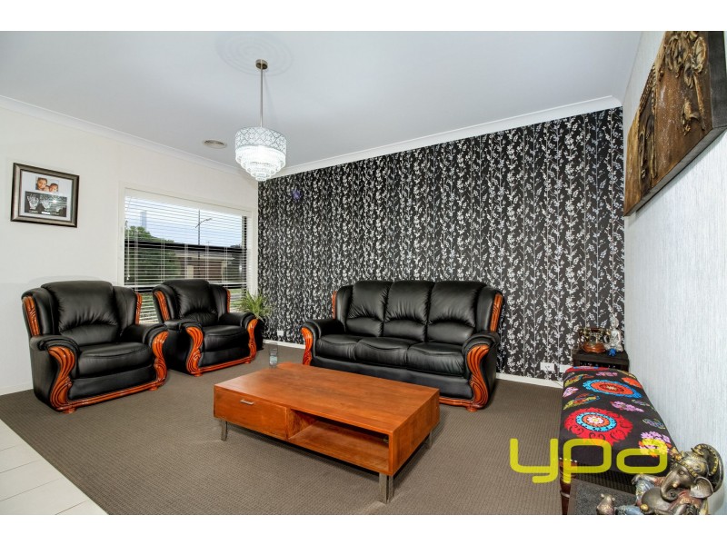 6 Glenelly Street, Melton South VIC 3338